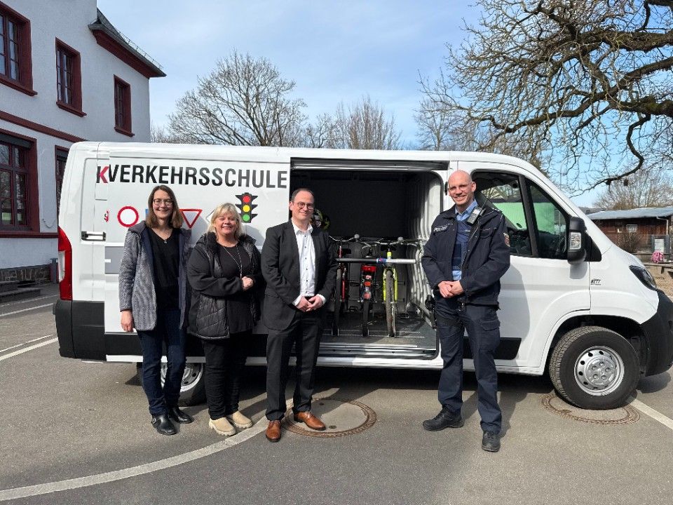 Neues Auto für die mobile Jugendverkehrsschule Neues Auto für die mobile Jugendverkehrsschule