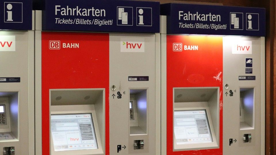 Neuer Ticketanbieter an den Bahnhöfen: Transdev übernimmt Vertrieb im Norden von RLP