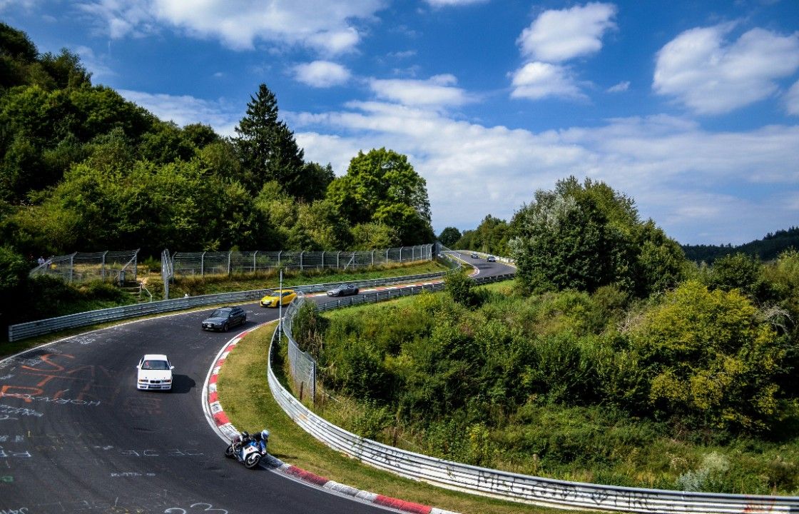 Kontrollen am Nürburgring intensiviert: Raser und Fahrzeugmängel im Fokus