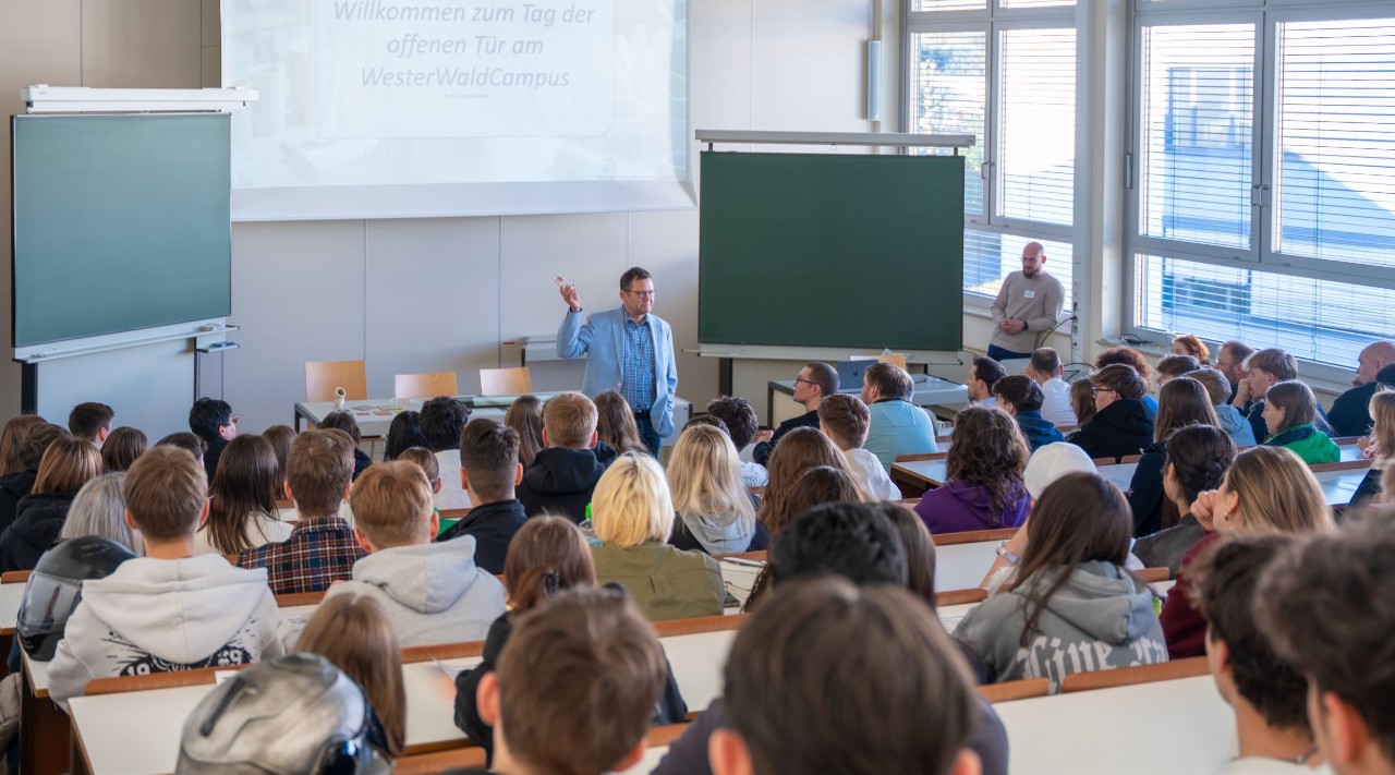 Erfolgreicher Open Day am Campus Höhr-Grenzhausen der Hochschule Koblenz Erfolgreicher Open Day am Campus Höhr-Grenzhausen der Hochschule Koblenz