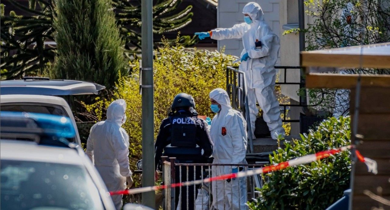 Mutmaßlicher Dreifachmörder weiterhin auf der Flucht