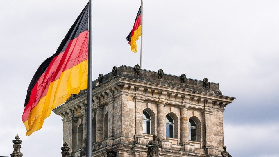 Viel Lob und Kritik für Koalitionsvertrag auf Bundesebene
