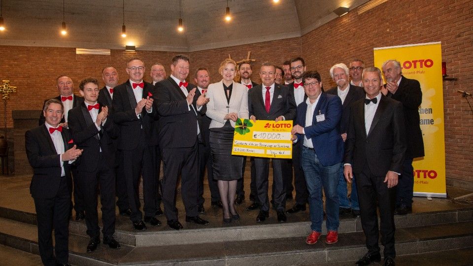Starke Stimmen und starkes Zeichen: Hofsänger begeistern für guten Zweck