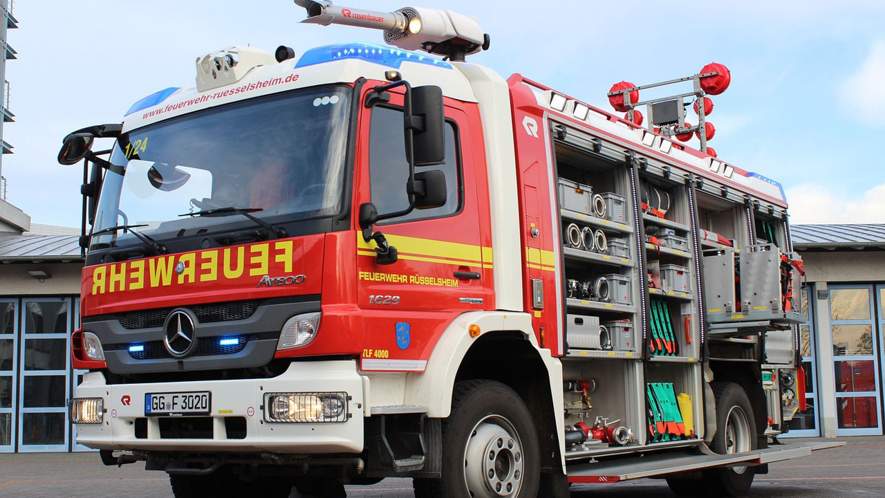 Großbrand auf Flugplatz Mendig gelöscht Großbrand auf Flugplatz Mendig gelöscht
