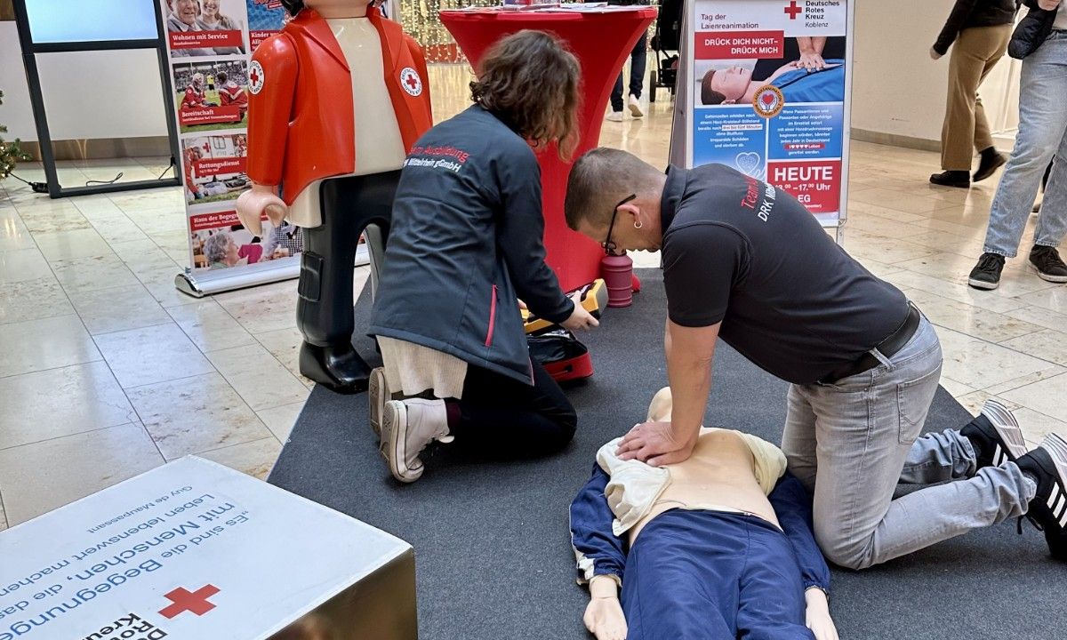 Erste Hilfe / Reanimation üben im Forum Mittelrhein am 7. Juni