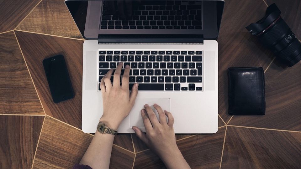 Pornoplattformen müssen Kinder- und Jugendmedienschutz umsetzen