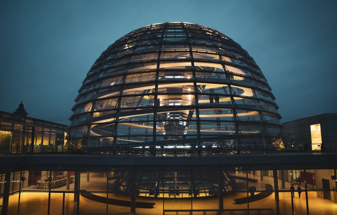 Erstmals in der Geschichte: Merz bei Kanzlerwahl im Bundestag ohne Mehrheit – ein historischer Moment