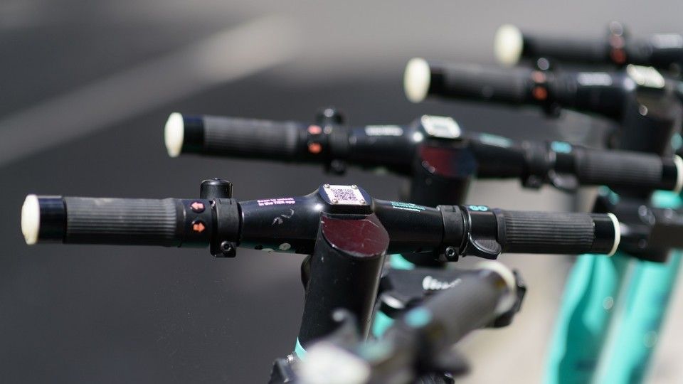 E-Scooter-Diebstahl: Flucht endet dank Anwohnern mit Festnahme!