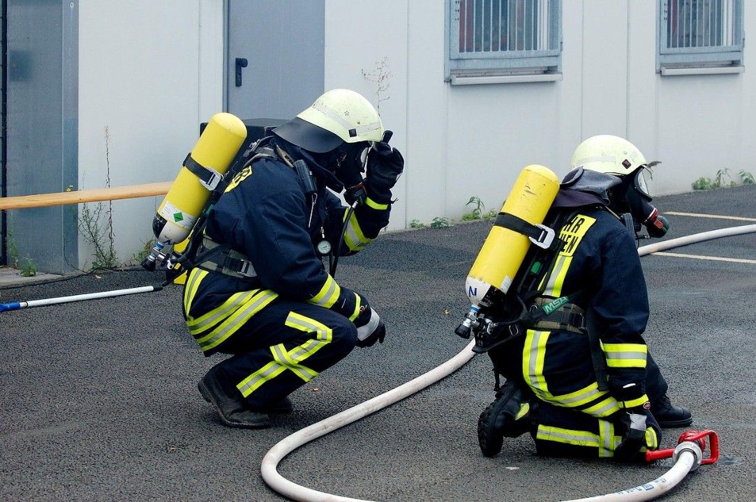 Feuer an ehemaligem Schulgebäude sorgt für hohen Sachschaden Feuer an ehemaligem Schulgebäude sorgt für hohen Sachschaden
