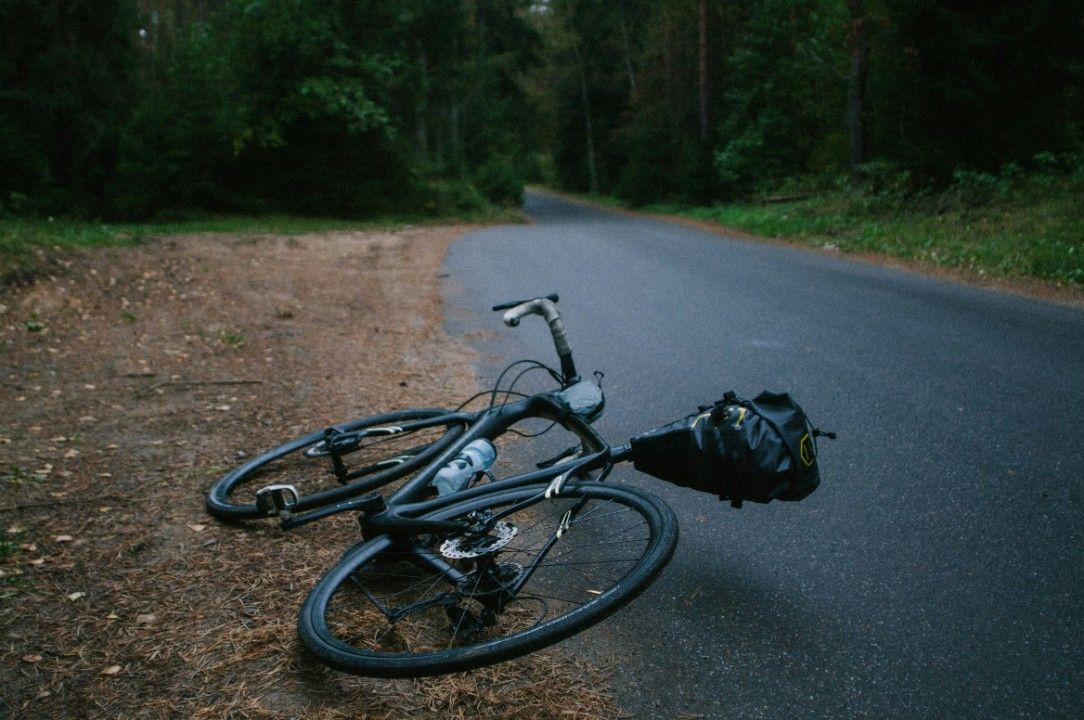 Pedelec-Fahrer prallt gegen Schranke - schwer verletzt Pedelec-Fahrer prallt gegen Schranke - schwer verletzt