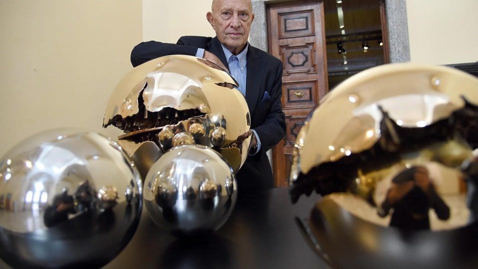 Italiens Bildhauer Arnaldo Pomodoro ist gestorben