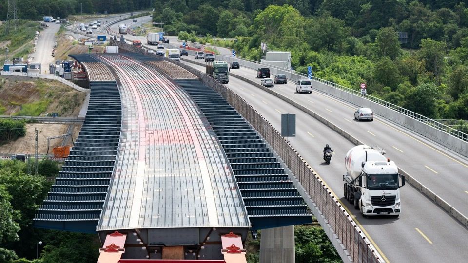 Zweite Teilbrücke der Salzbachtal-Querung am 1. August offen