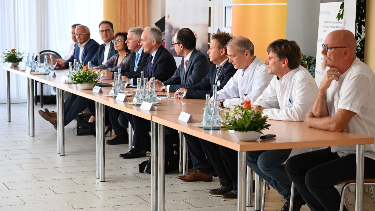 Nach DRK-Insolvenz: Kamillus Klinik Asbach startet unter neuer Trägerschaft in die Zukunft