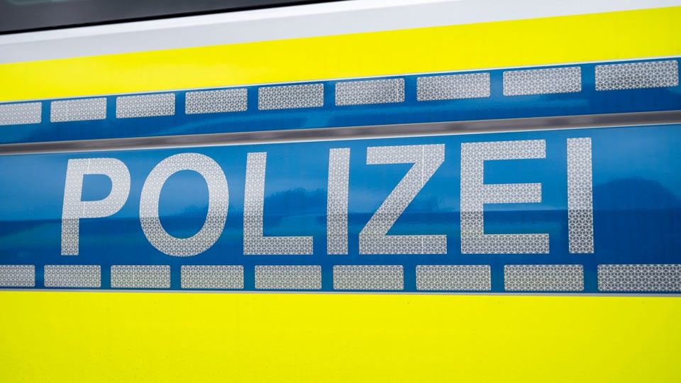 Auto gerät auf Gegenfahrbahn – drei Verletzte