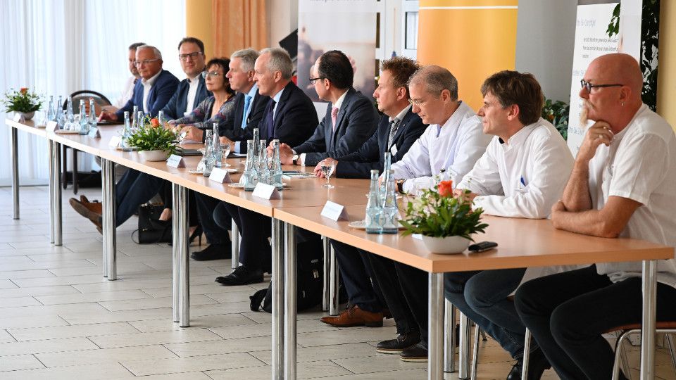 Nach DRK-Insolvenz: Kamillus Klinik Asbach startet unter neuer Trägerschaft in die Zukunft