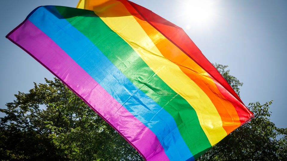 Polizei: Mehr als 1.000 Menschen bei Pride-Demo in Trier
