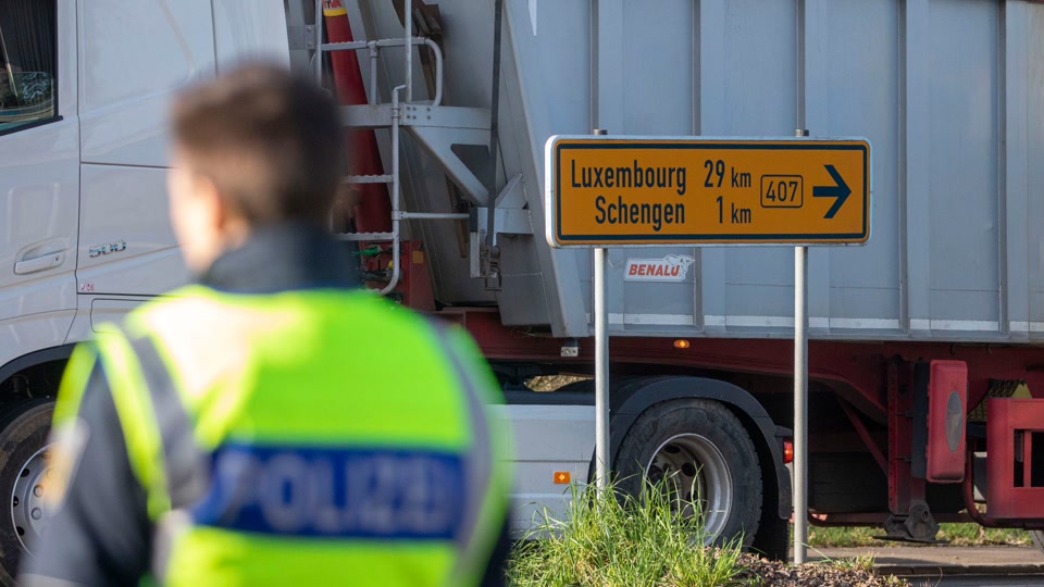Kontrolle bei Schengen endet - Schweitzer: Kein Dauerzustand Kontrolle bei Schengen endet - Schweitzer: Kein Dauerzustand