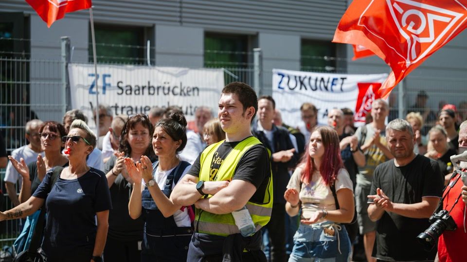 ZF-Beschäftigte bangen um ihre Arbeitsplätze