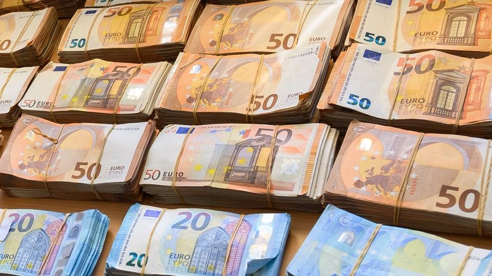 Studie: Städten und Dörfern laufen Ausgaben davon