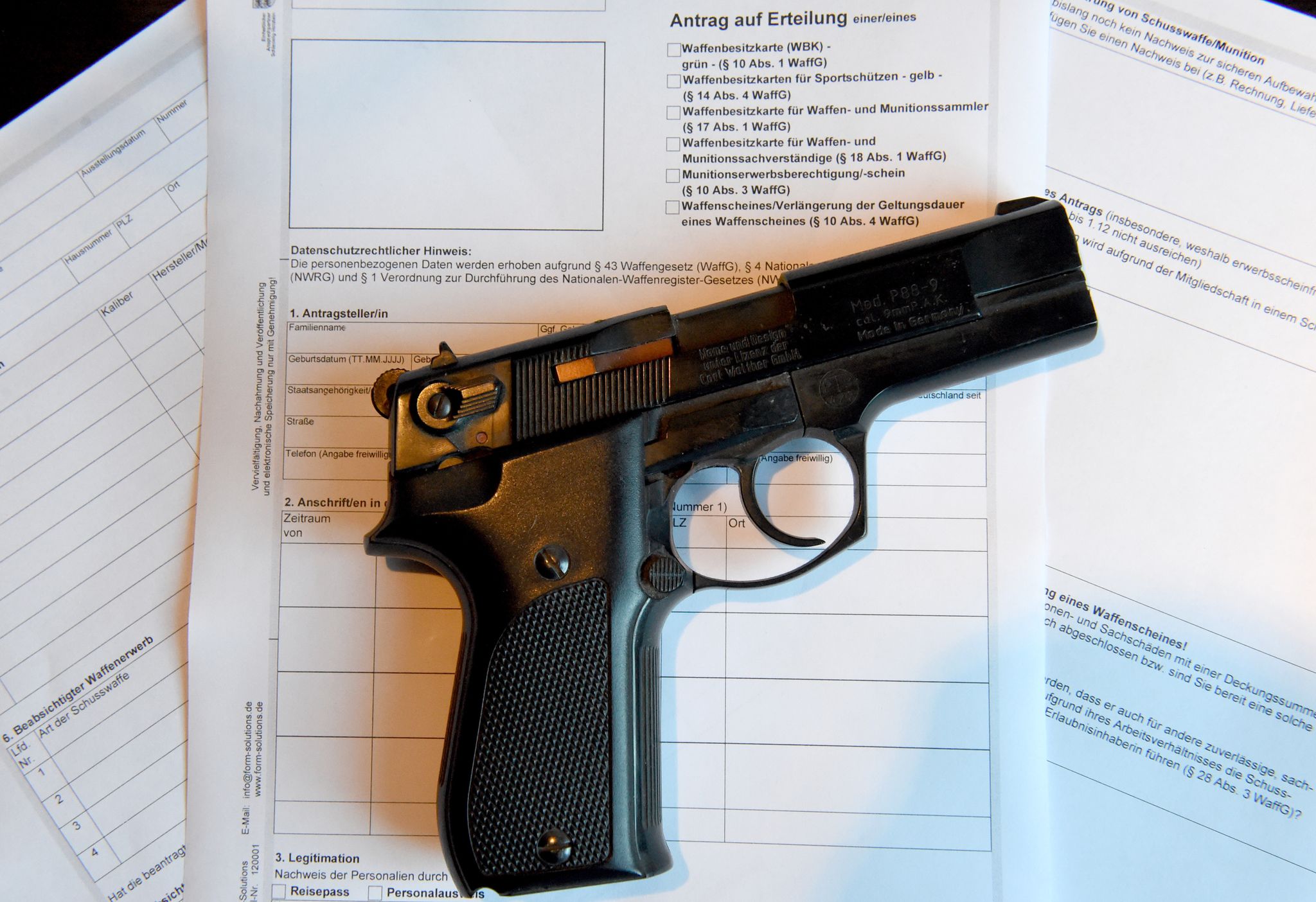«Reichsbürger» und Rechtsextreme besitzen Hunderte Waffen