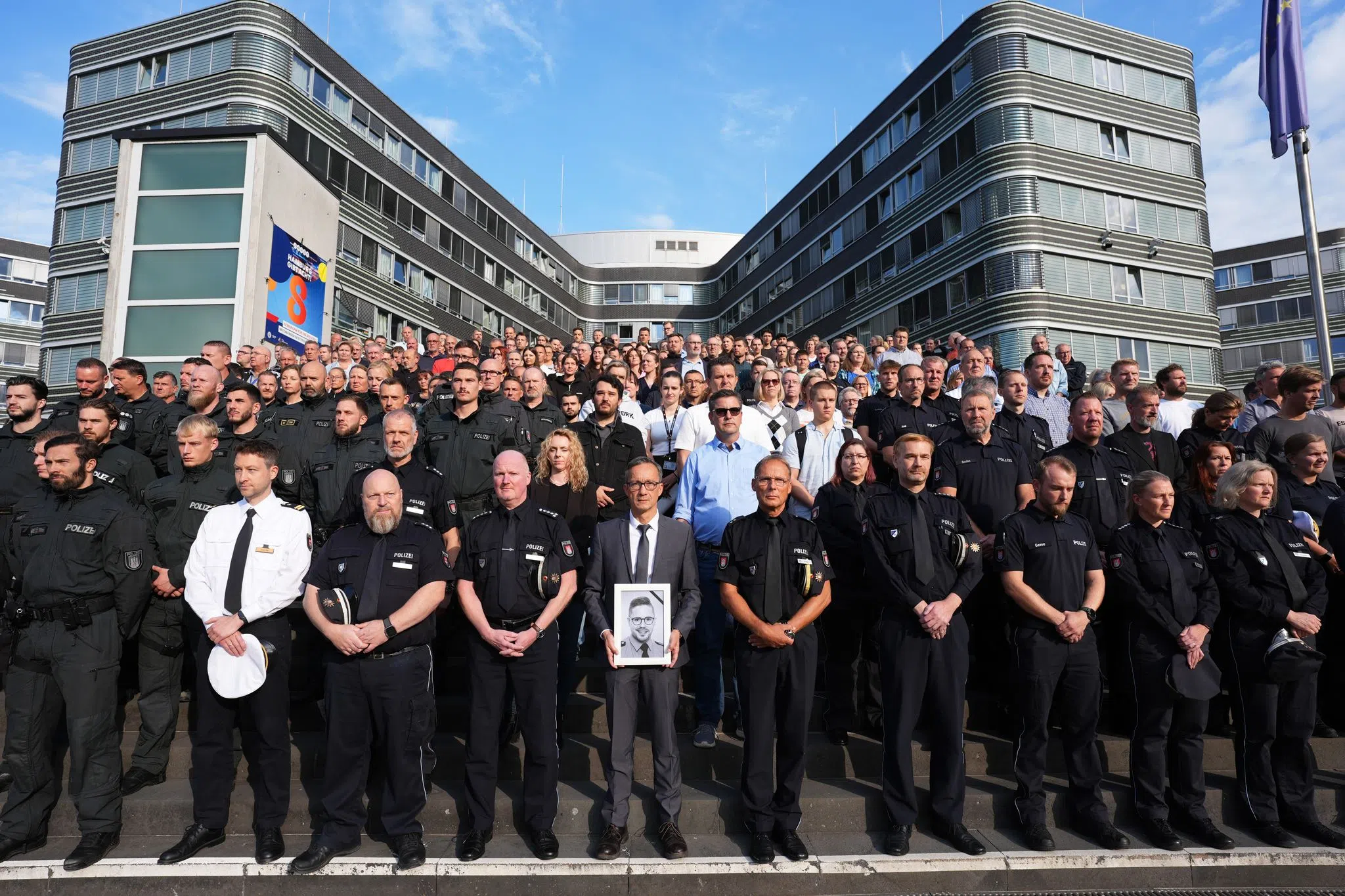«Wir trauern»: Bundesweites Gedenken an getöteten Polizisten
