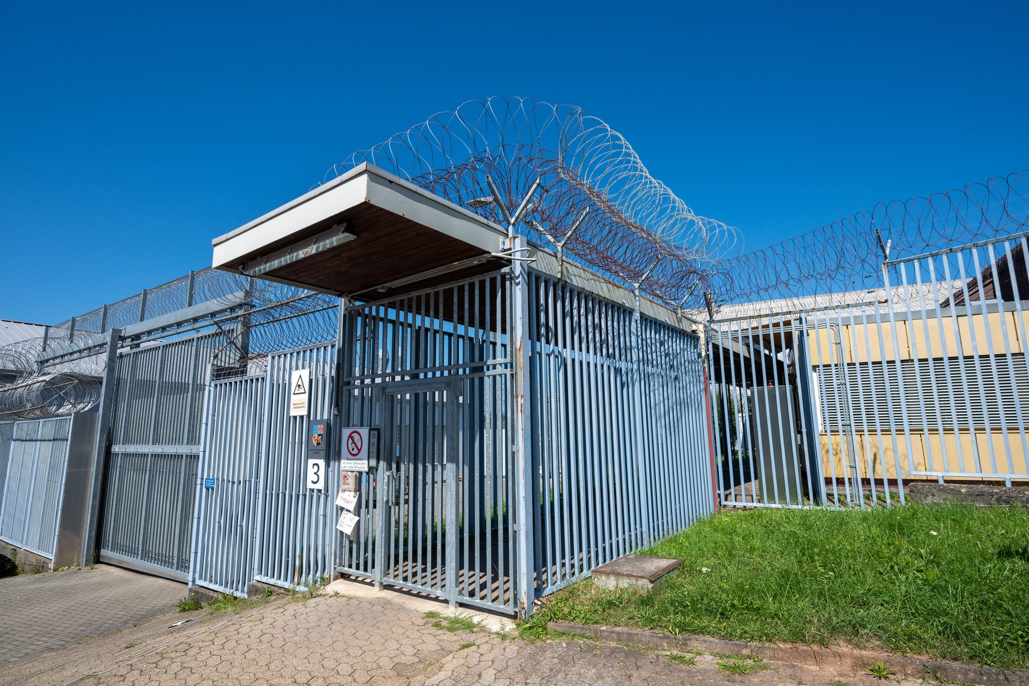 Ermittlung gegen JVA-Beamten wegen Körperverletzung