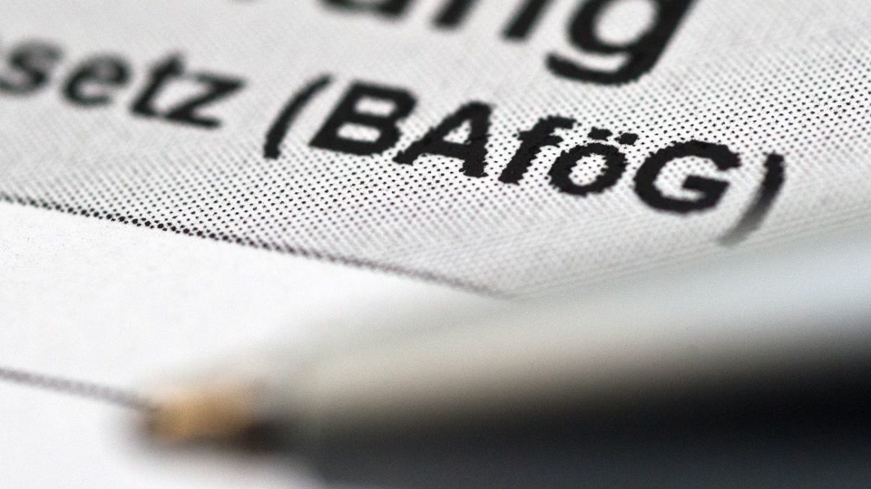Deutlich weniger Menschen erhalten Bafög