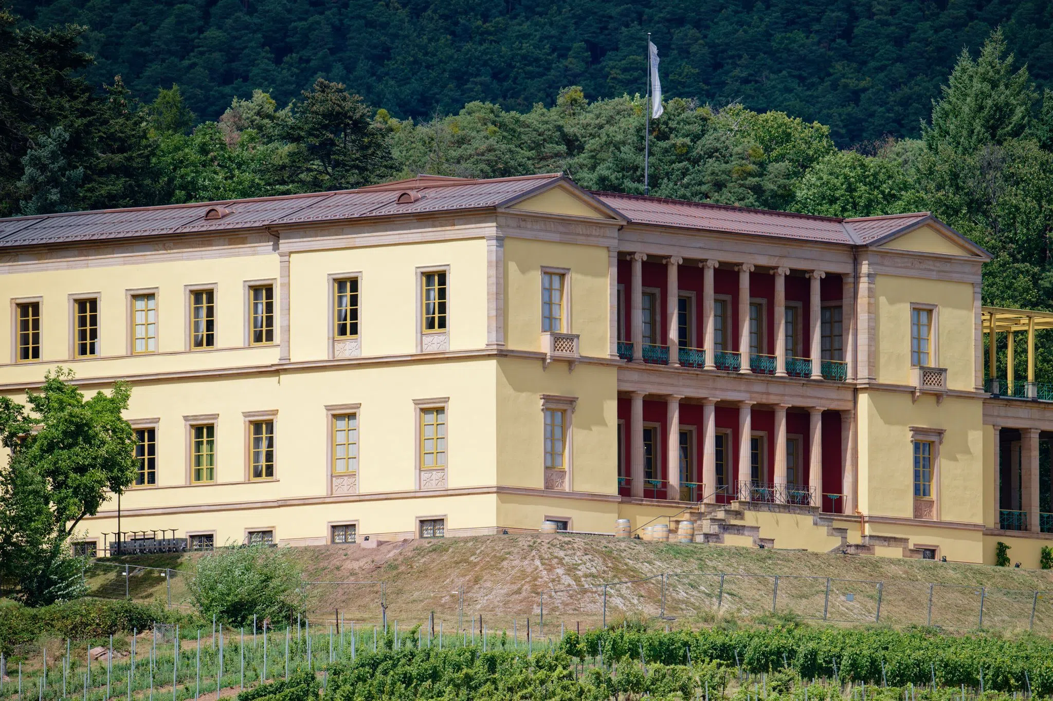 Dolce Vita im Pfalz-Schloss Villa Ludwigshöhe