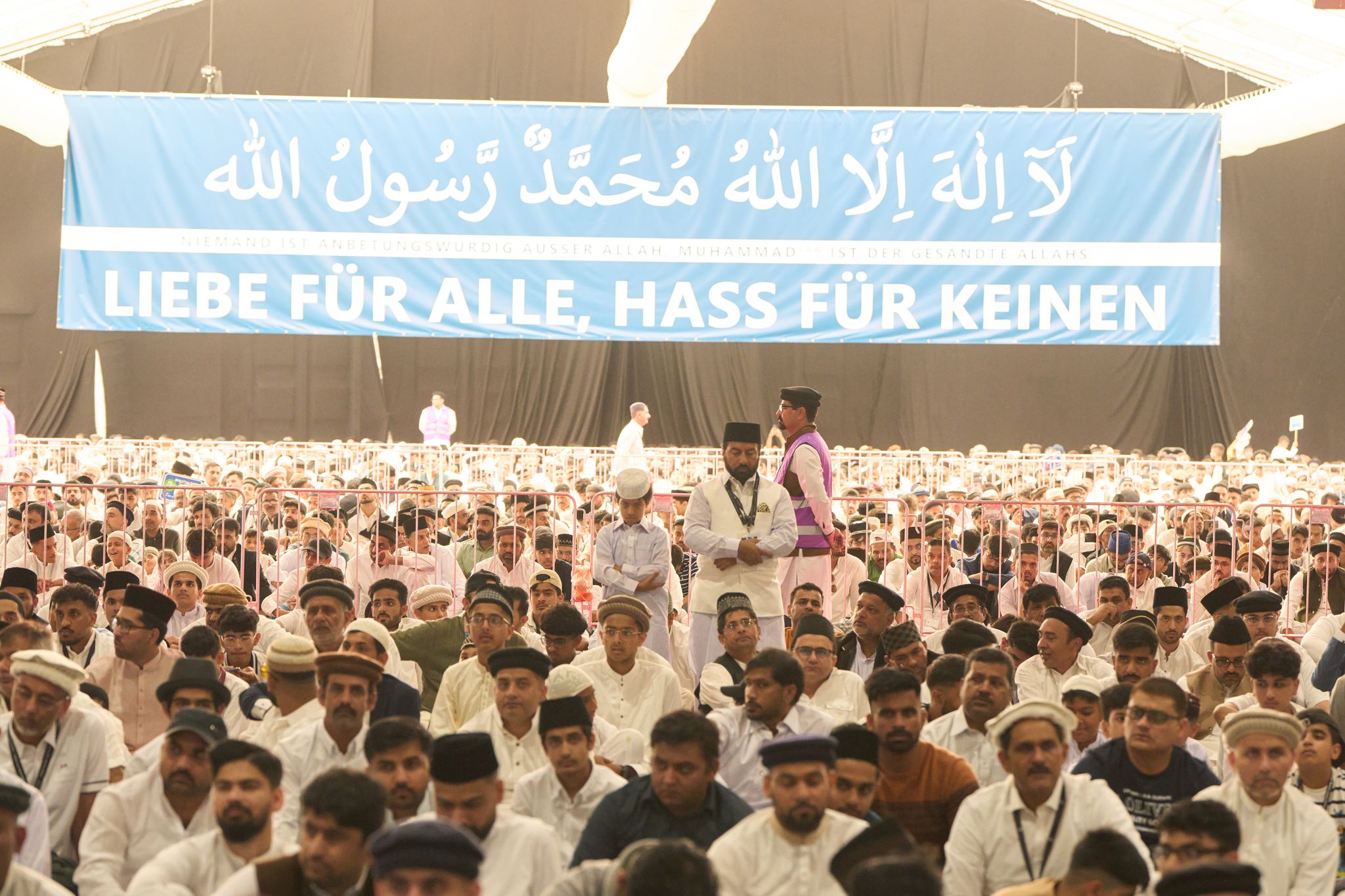 40.000 Muslime kommen zur Jalsa Salana - doch was ist das?