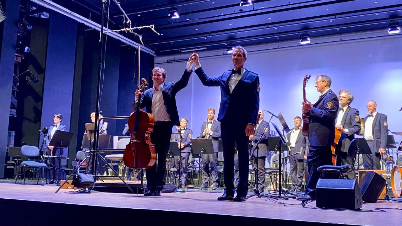 Benefizkonzert des Landespolizeiorchesters macht Kinder zu Superhelfern Benefizkonzert des Landespolizeiorchesters macht Kinder zu Superhelfern