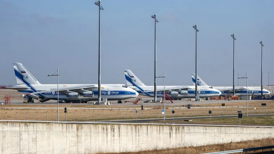 Russische Flugzeuge stehen seit 2022 an deutschen Flughäfen Russische Flugzeuge stehen seit 2022 an deutschen Flughäfen