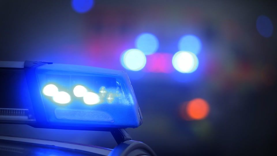 Familiäre Streitigkeit mit Messer: Polizei gibt Schuss ab