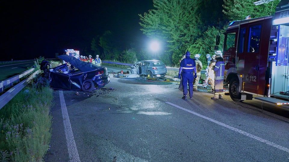 Drei Menschen sterben bei Geisterfahrer-Unfall