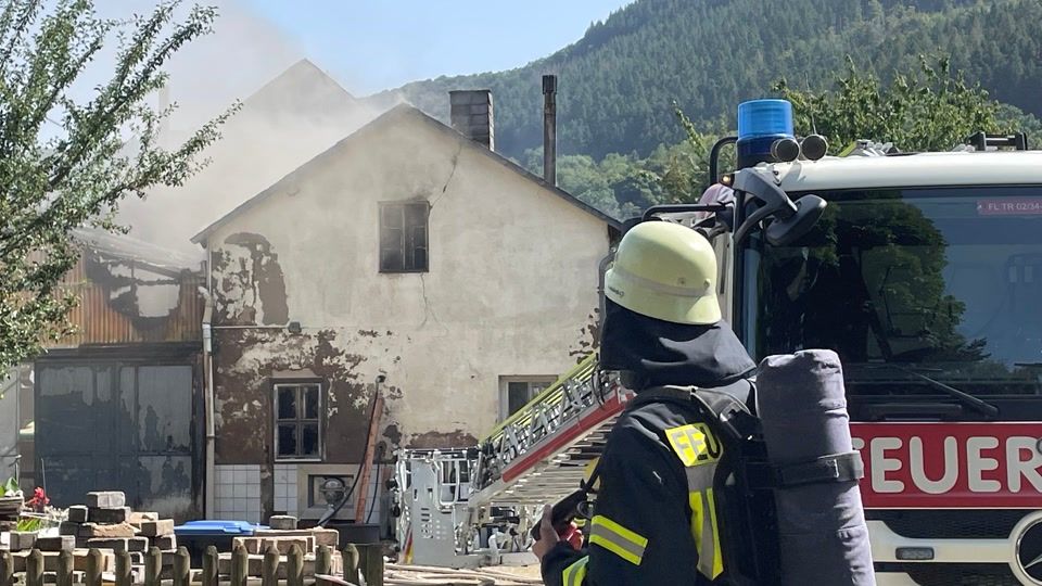 Ein Schwerverletzter bei Verpuffung in Brennerei in Mehring