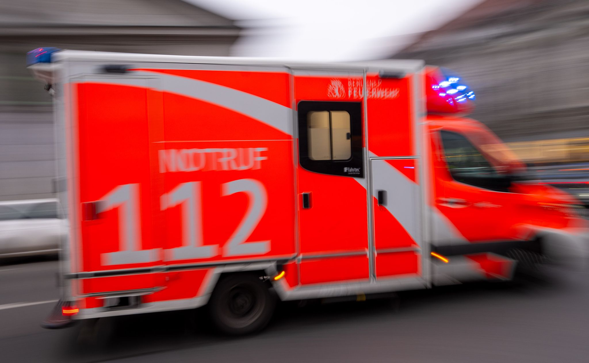 Zwei Schwerverletzte bei Unfall auf Landstraße