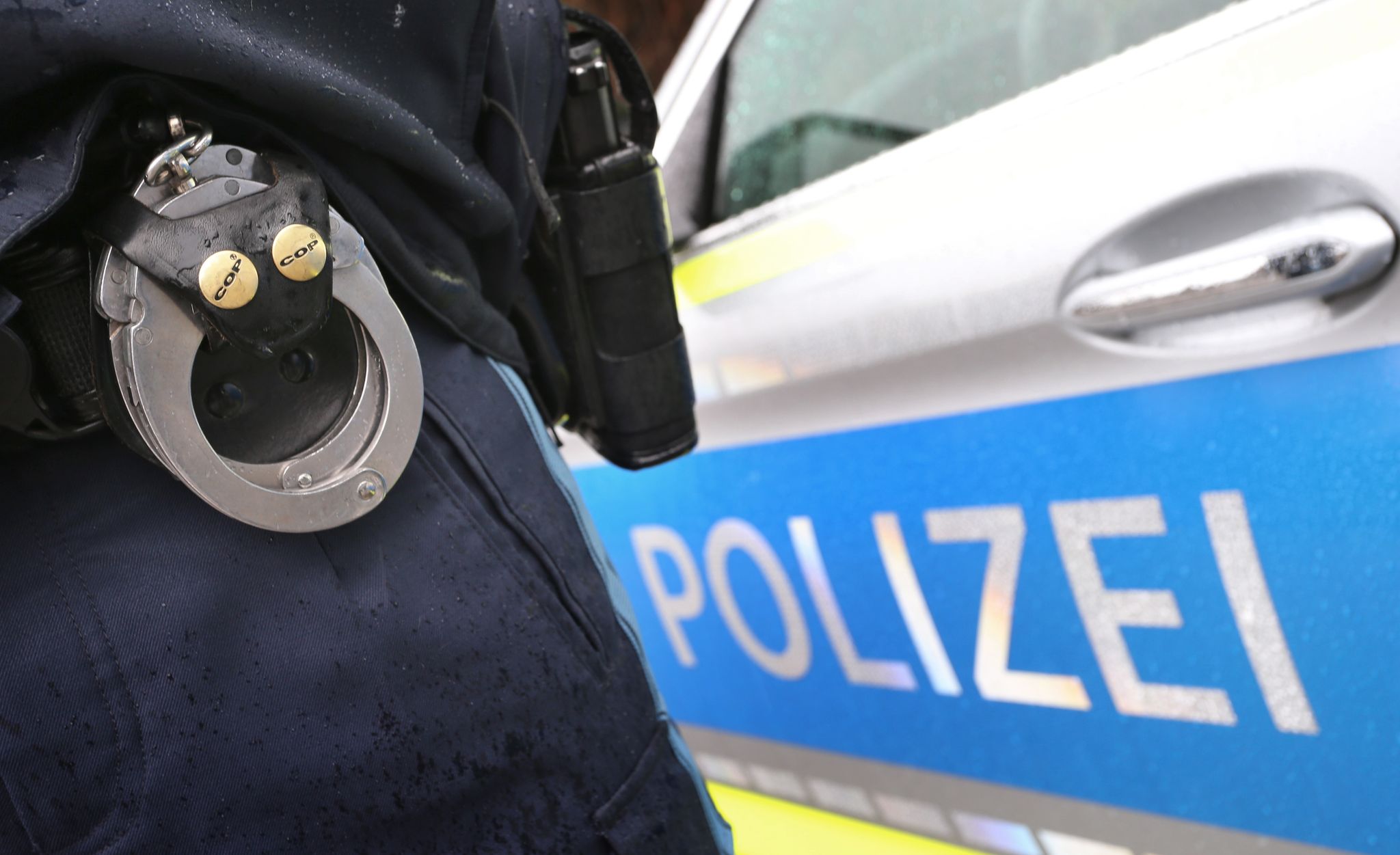 Angeblich neue Nachbarn bestehlen Rentner