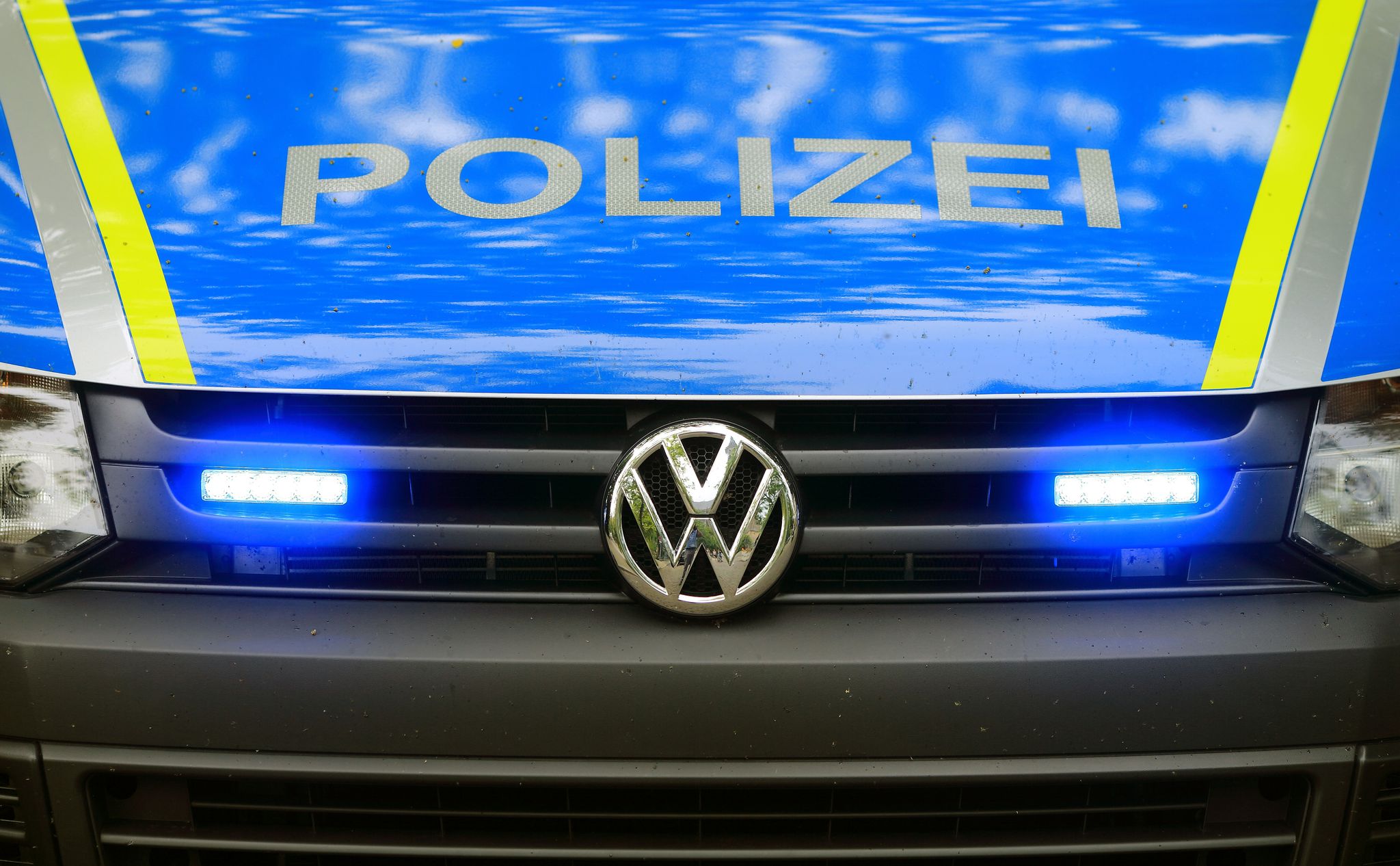 Auto kracht in Fachwerkhaus - Fahrer verletzt