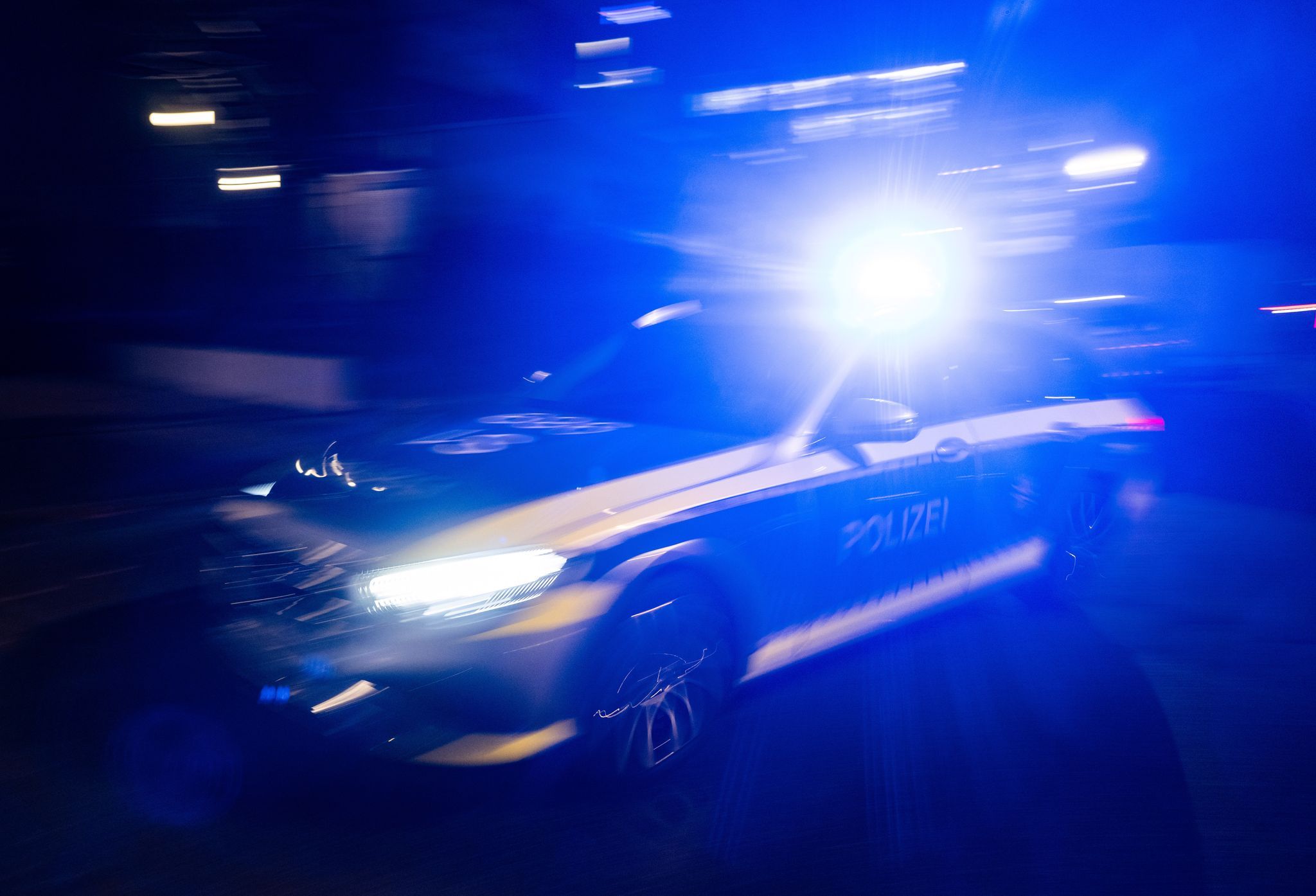 Jugendlicher Autofahrer verursacht Unfall