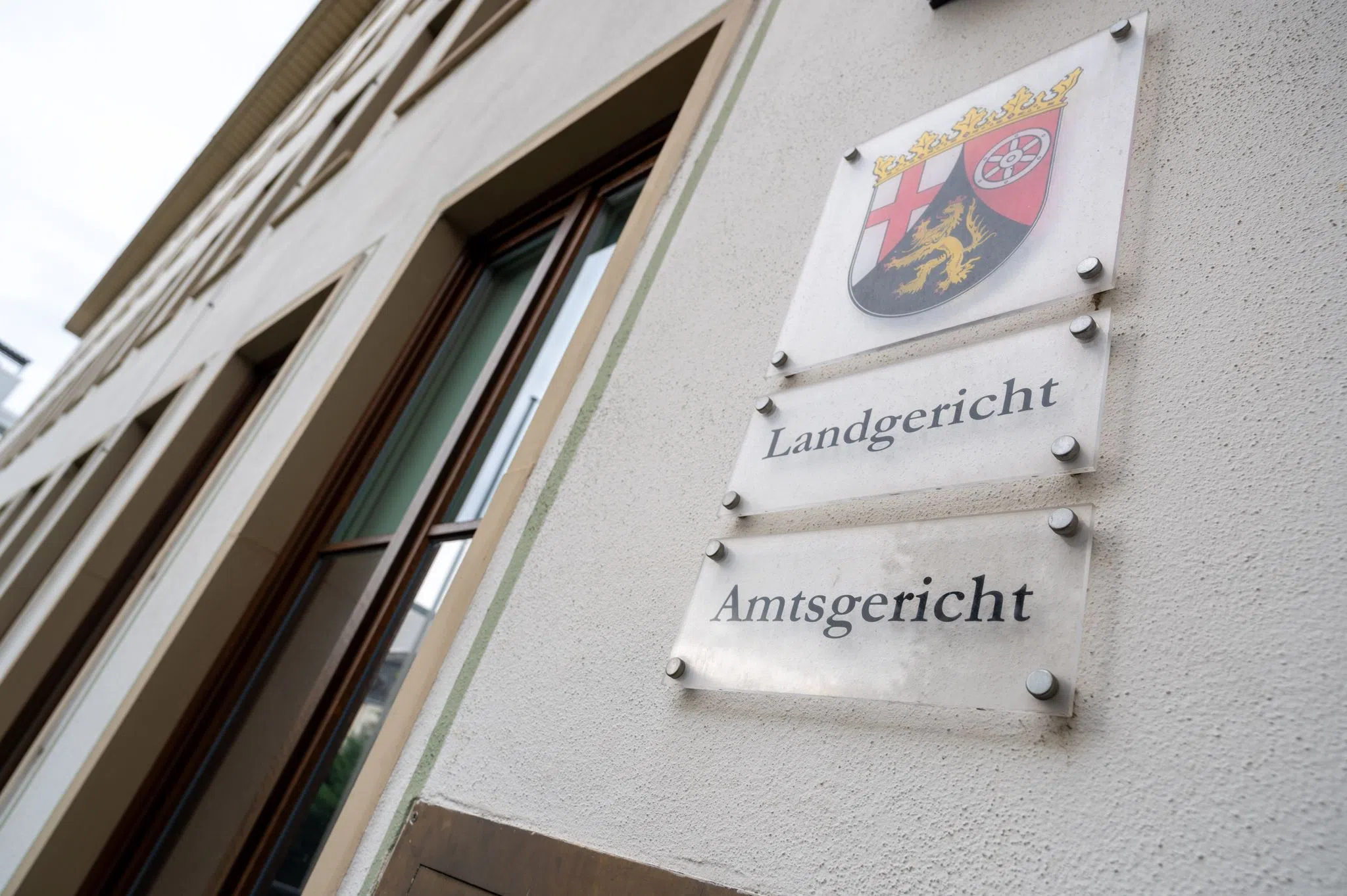 Wollte Baby durch Schütteln retten - Freispruch für Vater