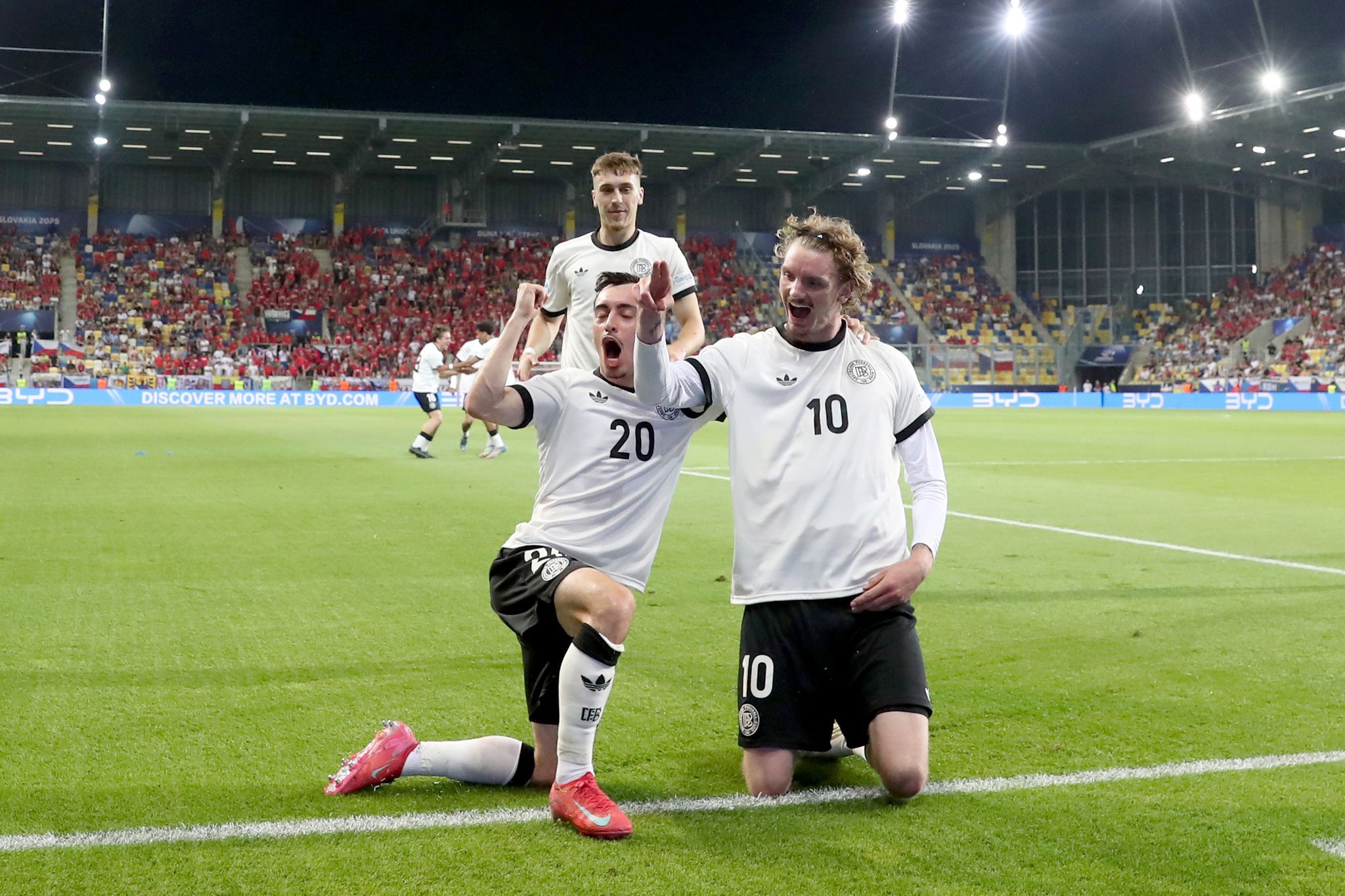 Woltemade als Vorbild für WM-Kandidaten Collins und Nebel