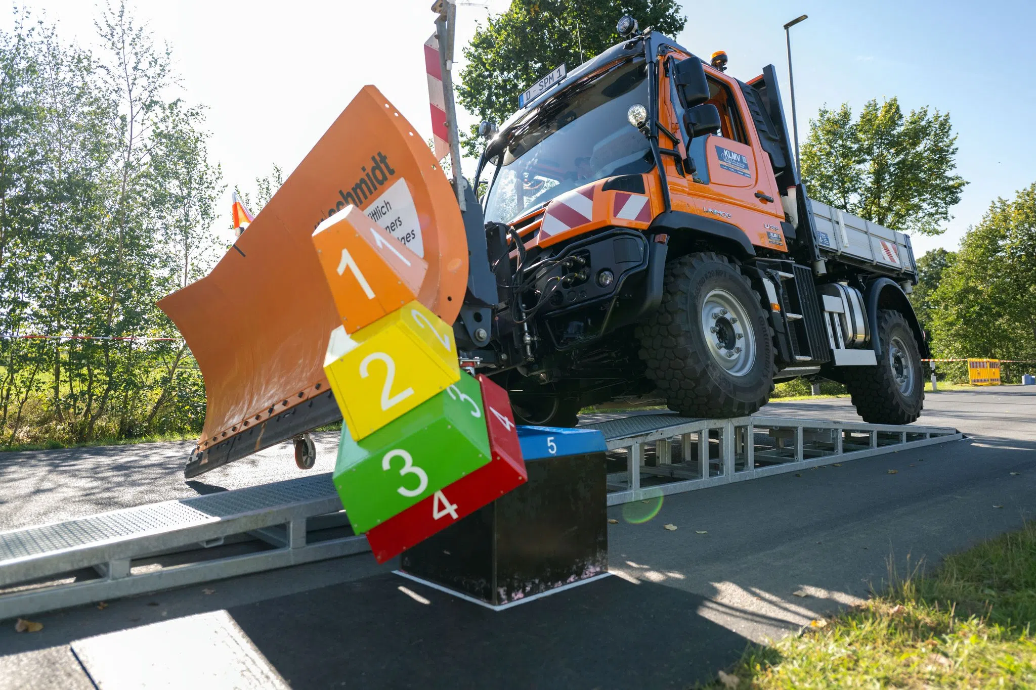 Erfolg bei Meisterschaft im Fahren von Schneepflügen