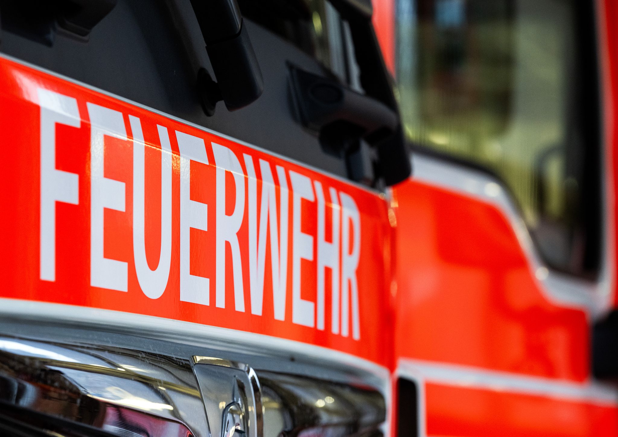 Lkw brennt nach Unfall aus – A61 zeitweise voll gesperrt