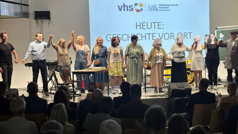 Eine Bühne für Bildung und Austausch 