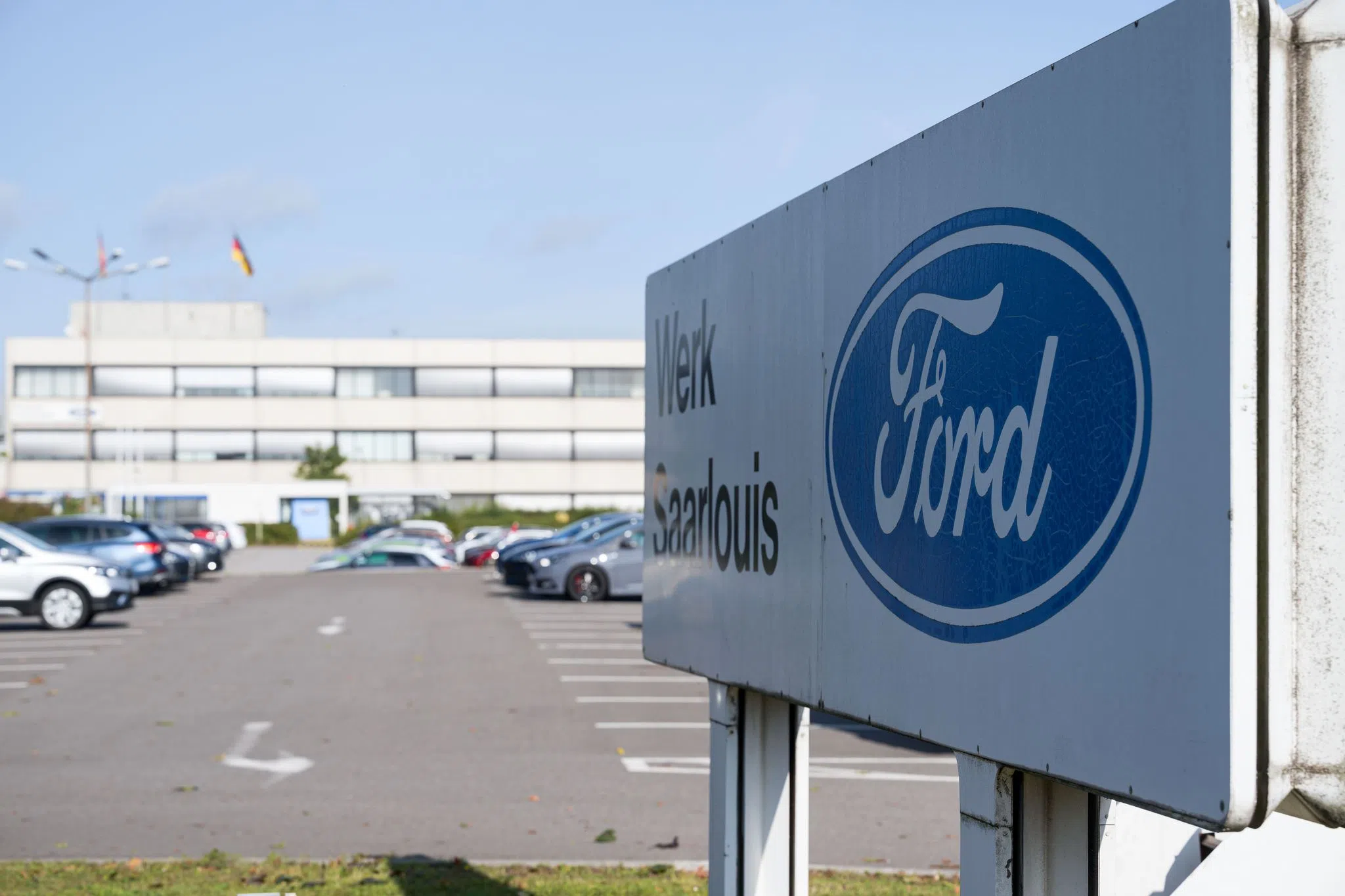 Schutzschirm für Ford in Saarlouis