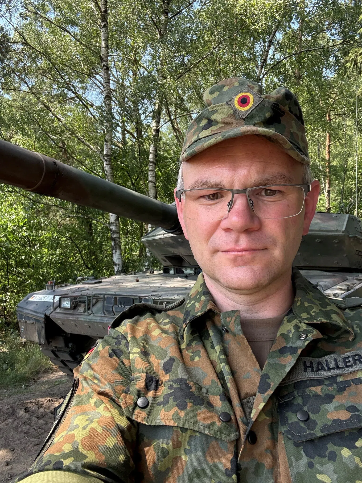 SPD-Abgeordneter Haller in Ausbildung bei der Bundeswehr