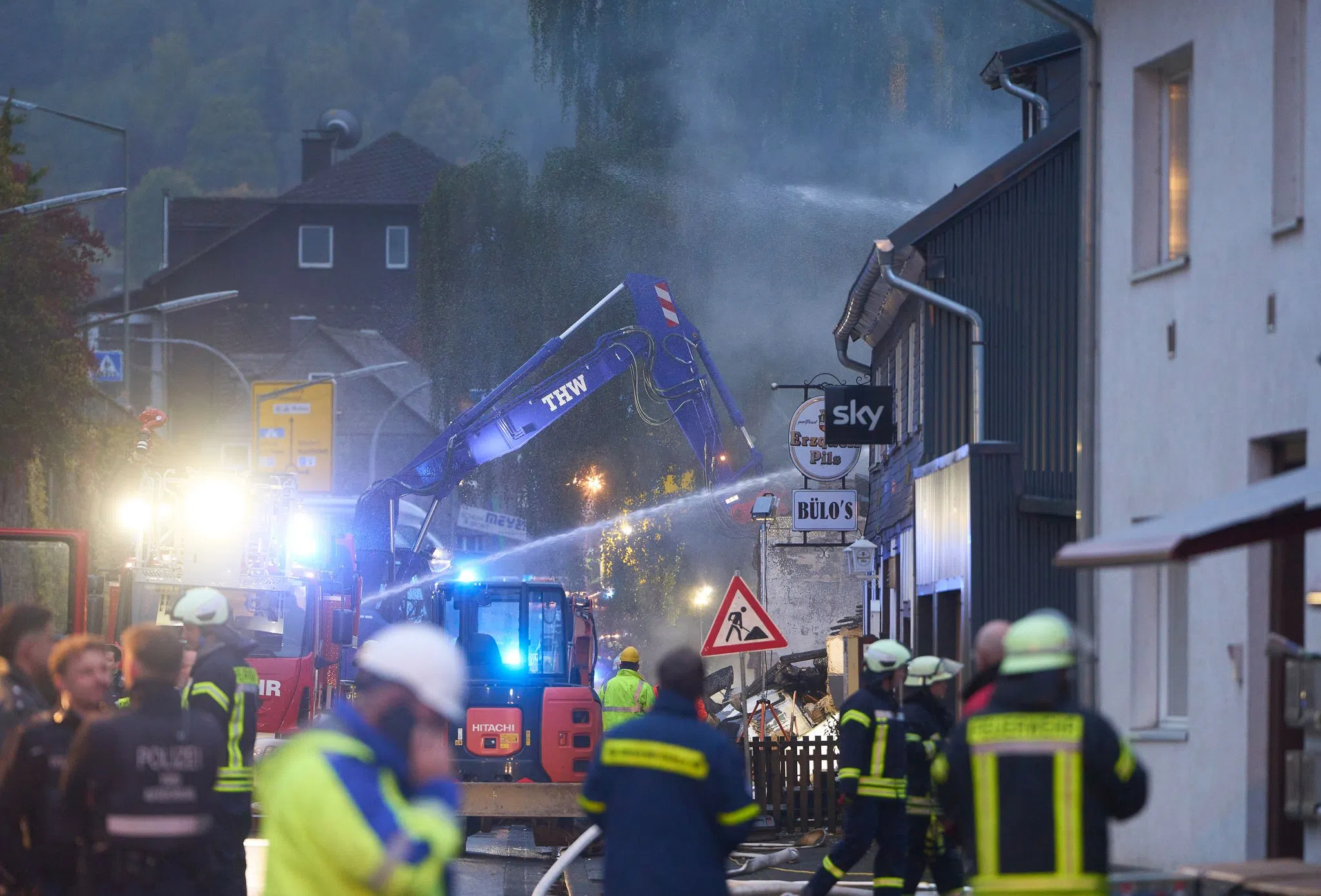 Vater und Sohn bei Hausexplosion im Westerwald verletzt