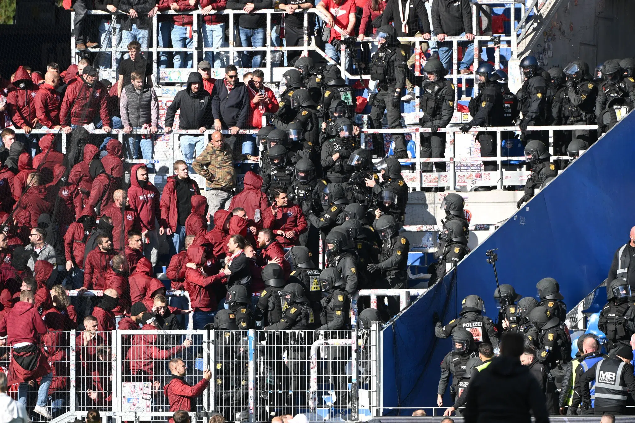 Spätes Siegtor und Krawall: FCK gewinnt Derby in Karlsruhe