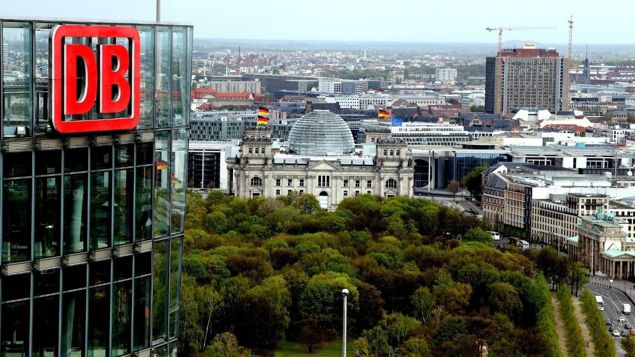Ticketverkauf für Bahnreisen über Weihnachten startet