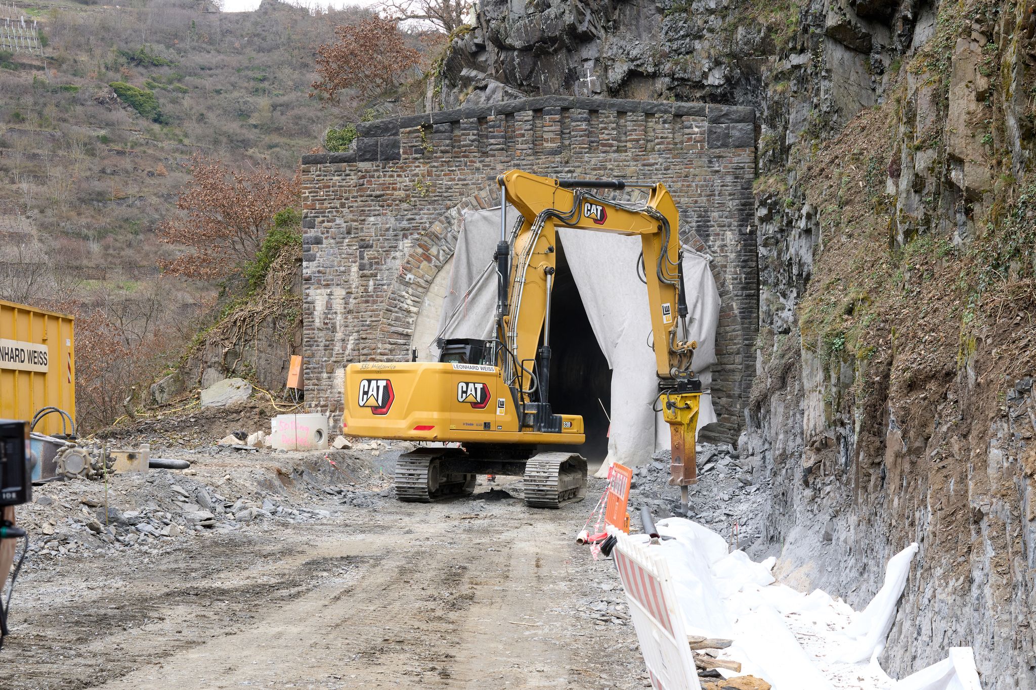 Aufbau der Ahrtal-Bahn im Zeitplan – Arbeiten am Oberbau