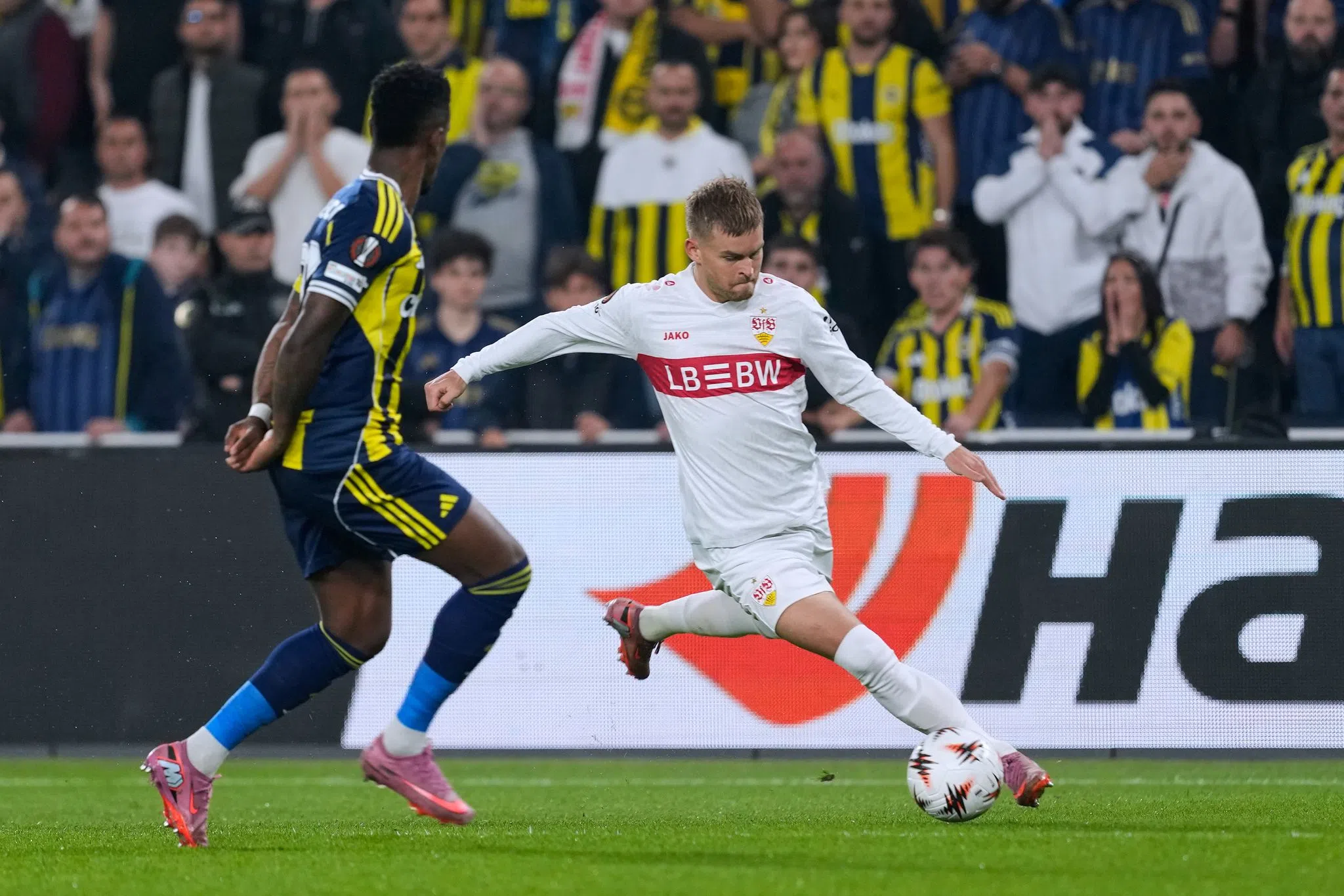 VfB auch im Pokal möglicherweise ohne Mittelstädt VfB auch im Pokal möglicherweise ohne Mittelstädt